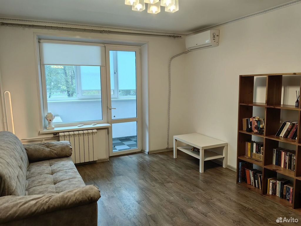 m. Ploschad trekh vokzalov: Apartment, 1-rooms