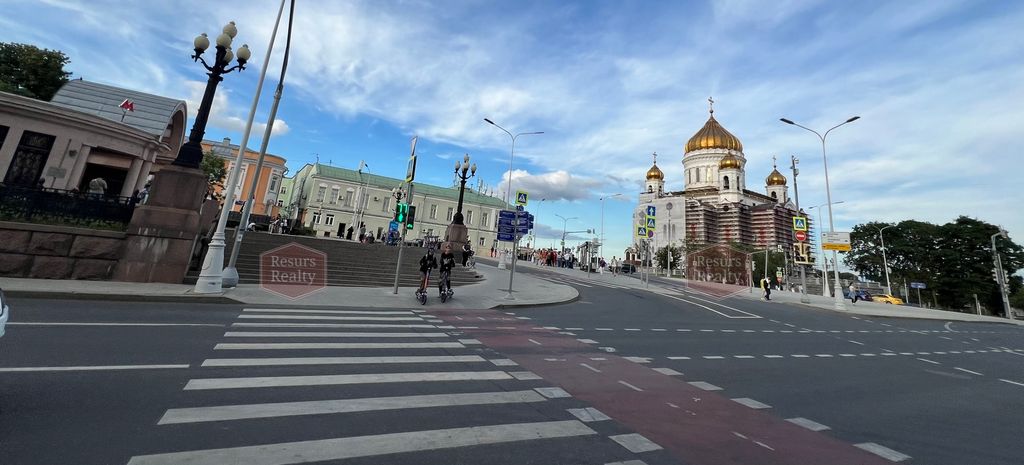 m. Kropotkinskaya: Apartment, 4-rooms