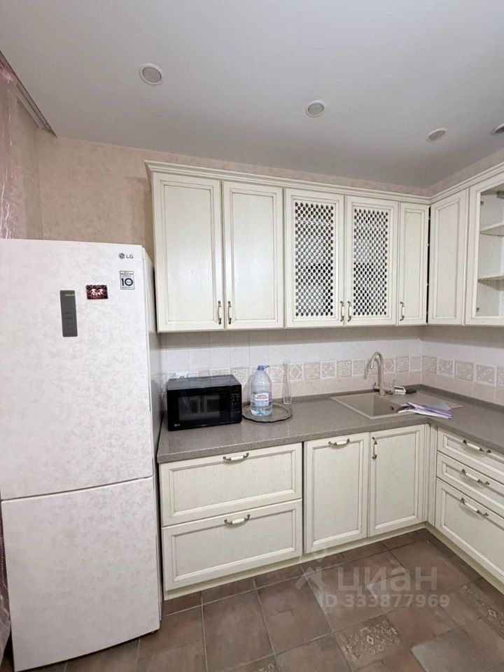 m. ZIL: Apartment, 1-rooms
