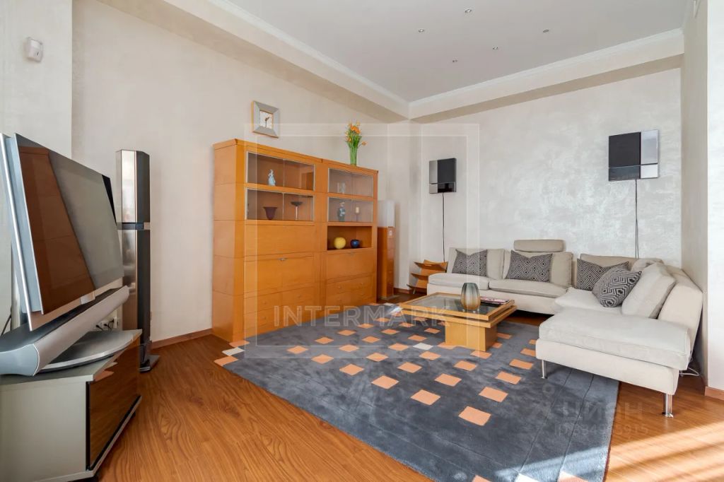 m. Trubnaya: Apartment, 3-rooms