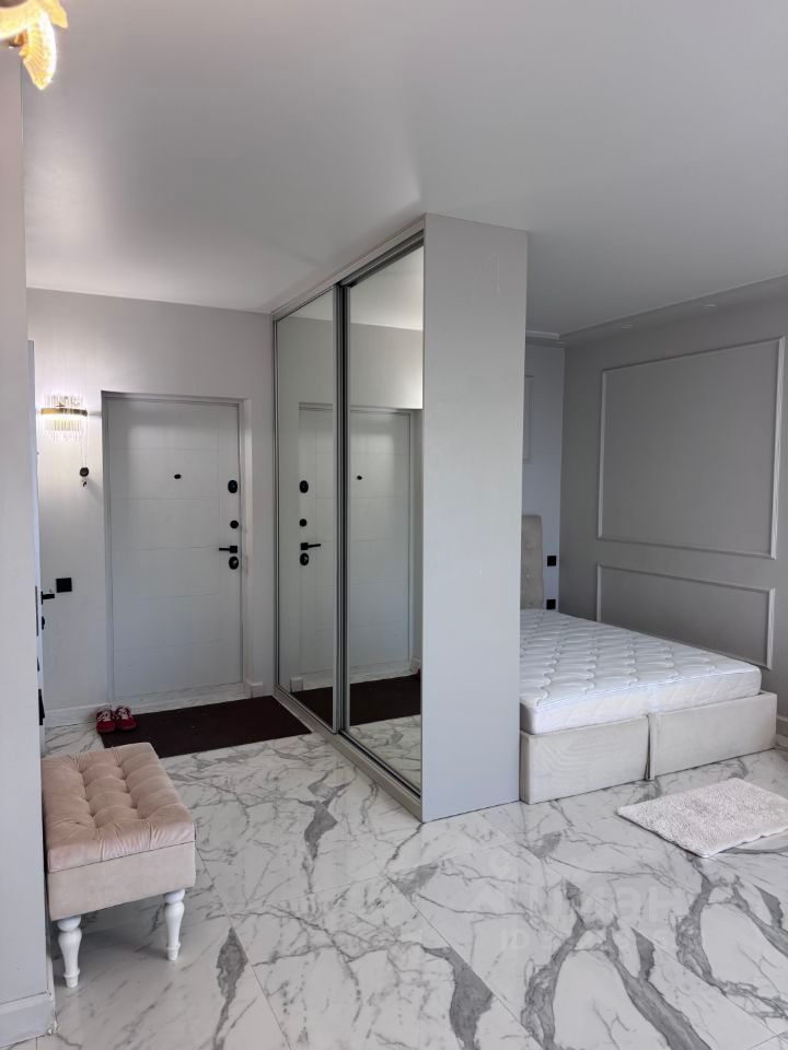 m. Lukhmanovskaya: Apartment, 1-rooms