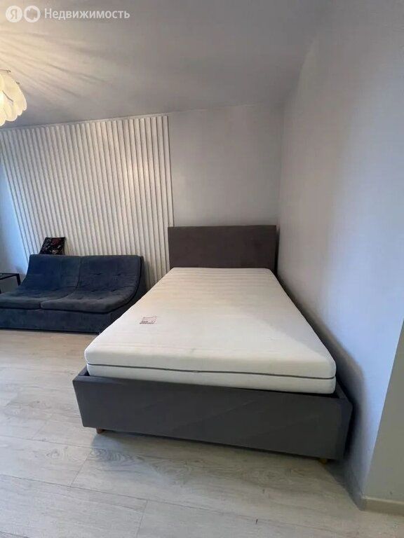m. ZIL: Apartment, 1-rooms