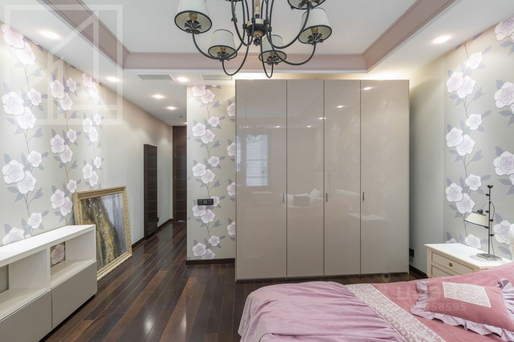 m. Kropotkinskaya: Apartment, 4-rooms