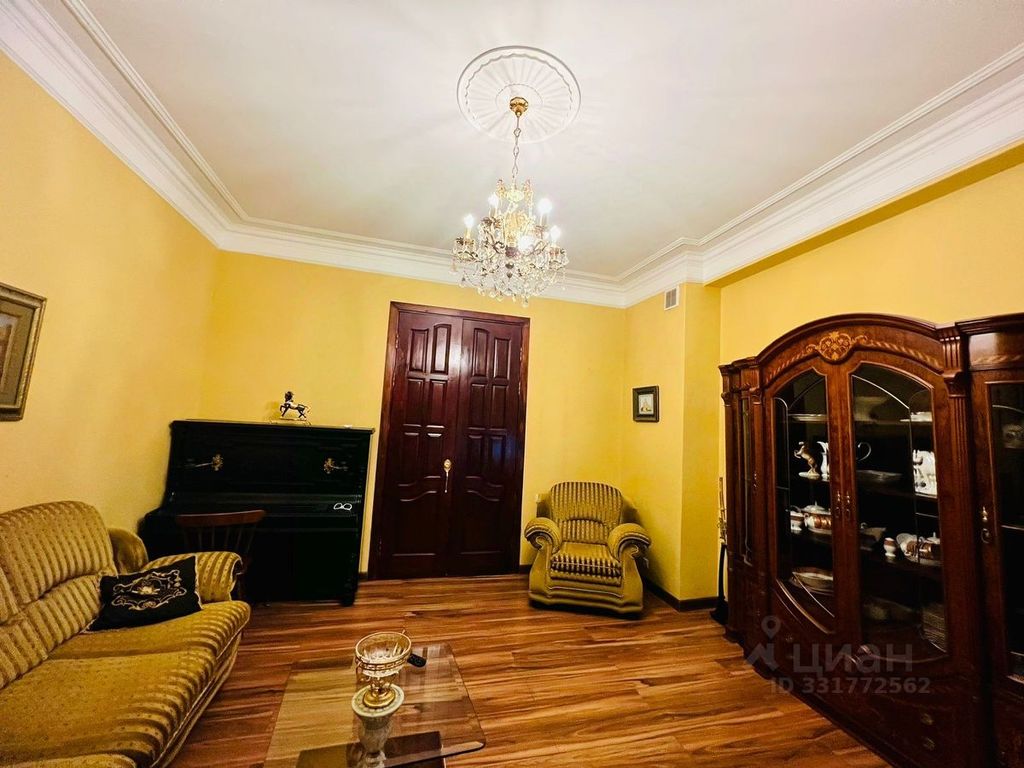 m. Shabolovskaya: Apartment, 2-rooms