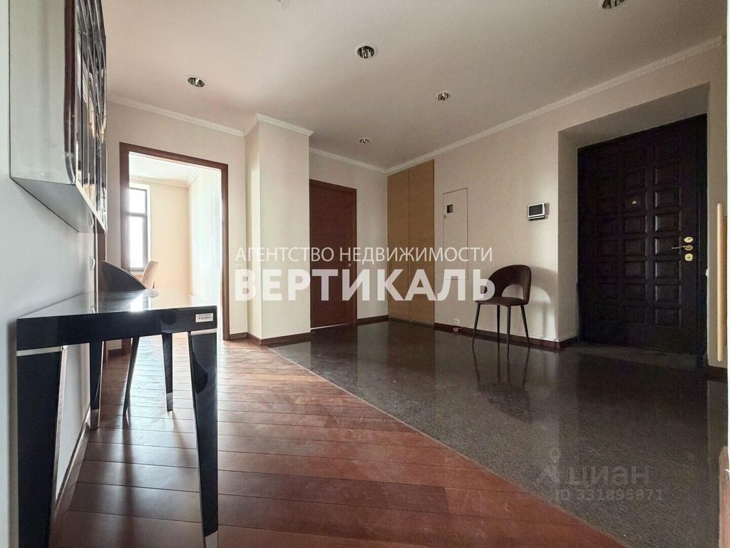 m. Smolenskaya: Apartment, 3-rooms