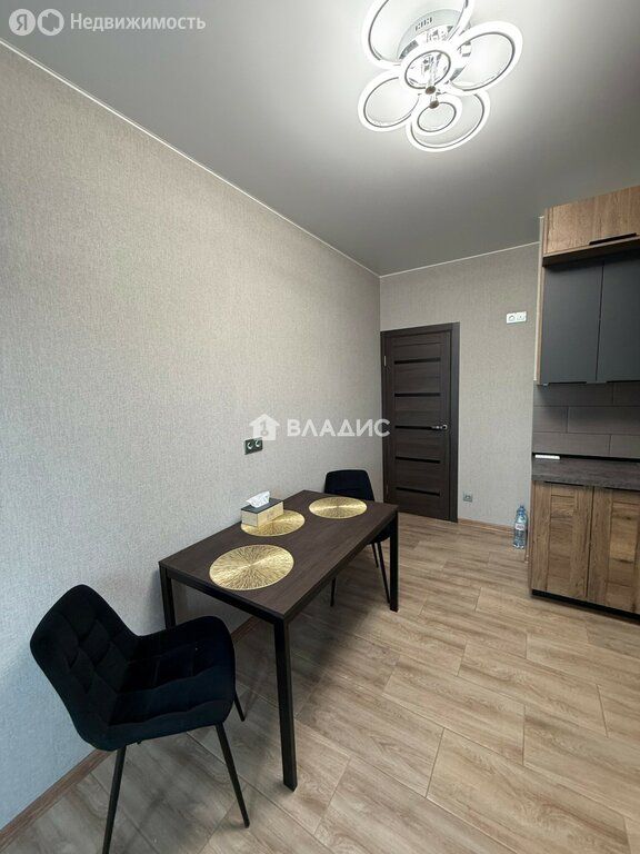 m. Lukhmanovskaya: Apartment, 2-rooms