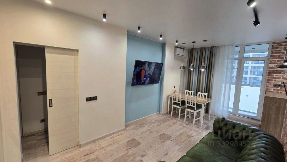 m. Pyatnitskoe shosse: Apartment, 3-rooms