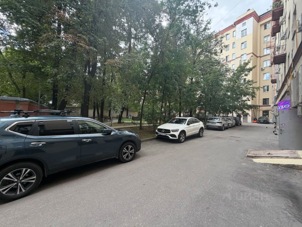 m. Krasnye vorota: Apartment, 2-rooms