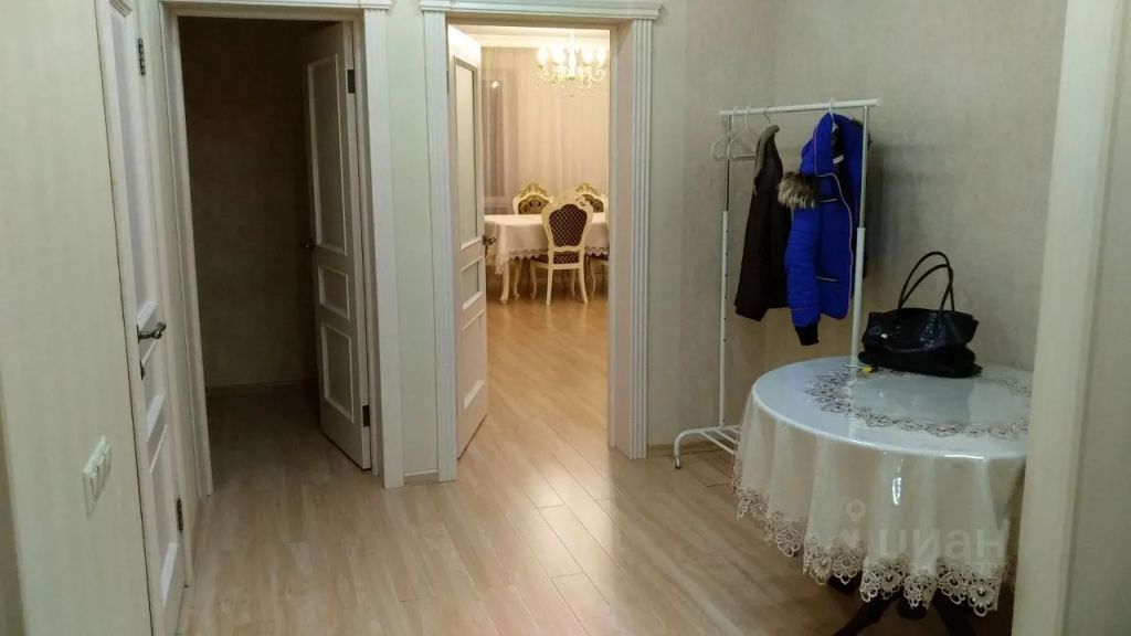 m. Saltykovskaya: Apartment, 3-rooms