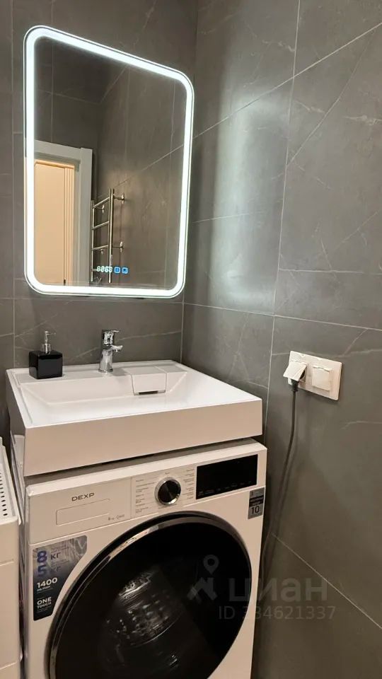 m. ZIL: Apartment, studio