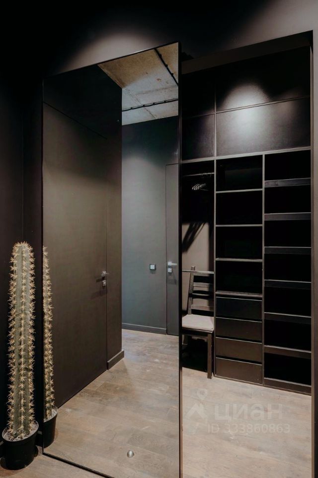 m. ZIL: Apartment, 2-rooms