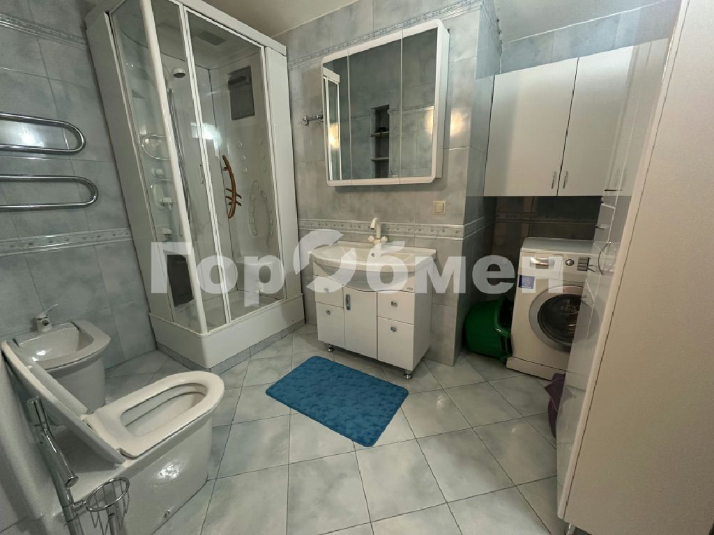 m. Barrikadnaya: Apartment, 3-rooms