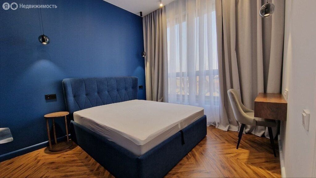 m. ZIL: Apartment, 2-rooms