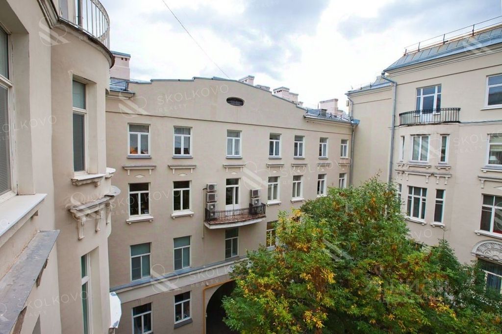 m. Aleksandrovsky sad: Apartment, 6-rooms