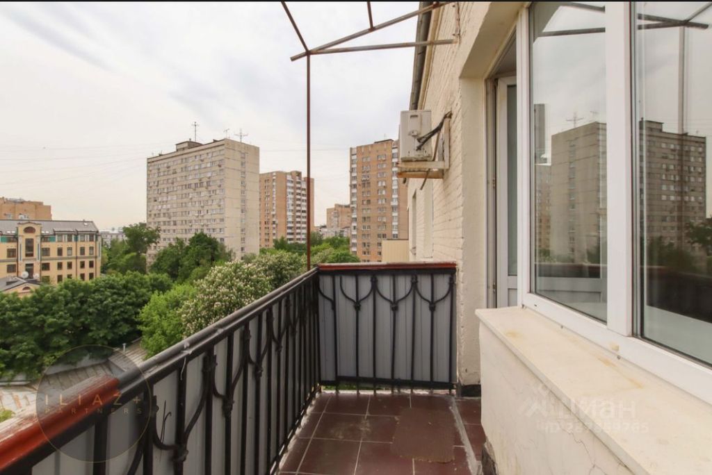 m. Kropotkinskaya: Apartment, 2-rooms