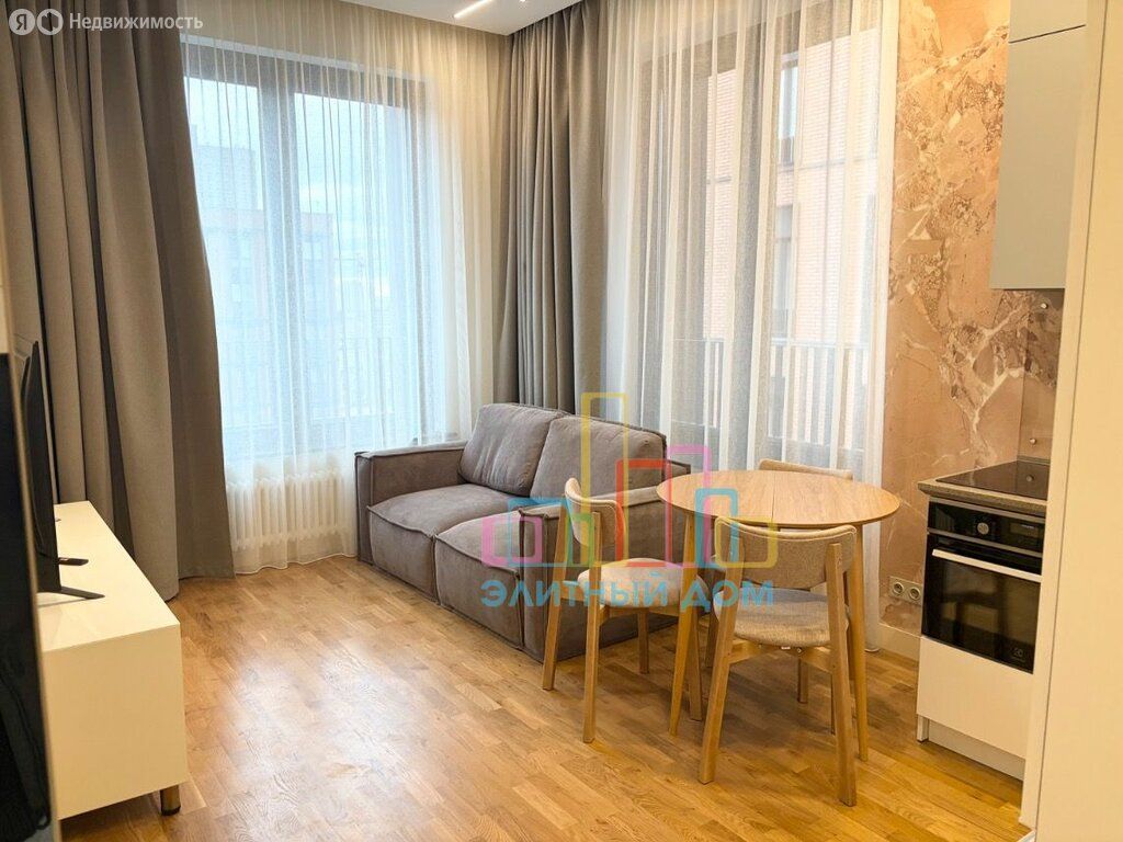m. ZIL: Apartment, 2-rooms