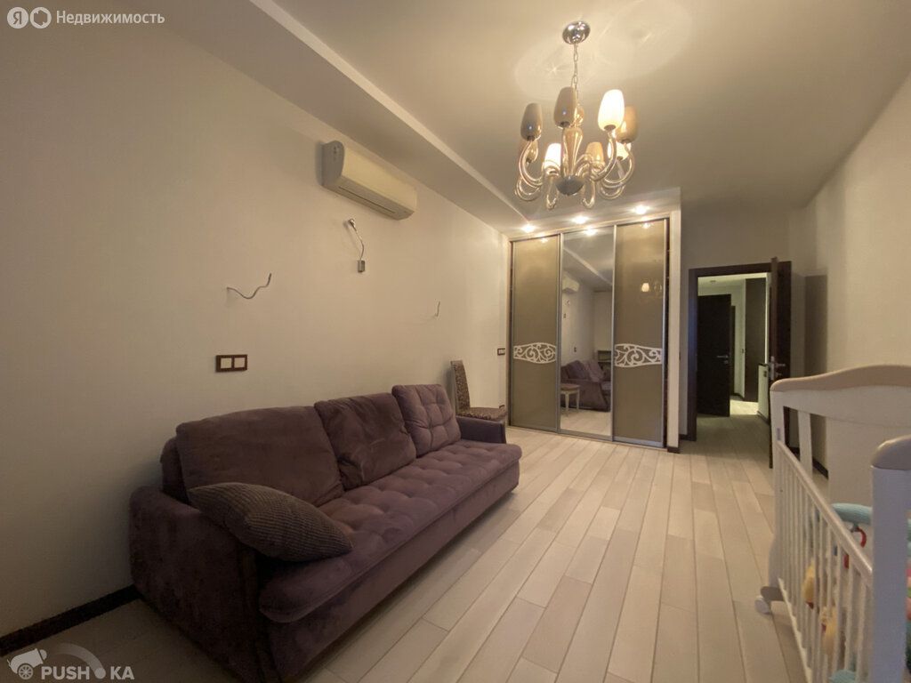 m. Yugo-Zapadnaya: Apartment, 3-rooms