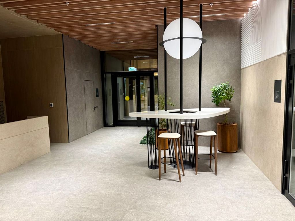 m. ZIL: Apartment, 2-rooms