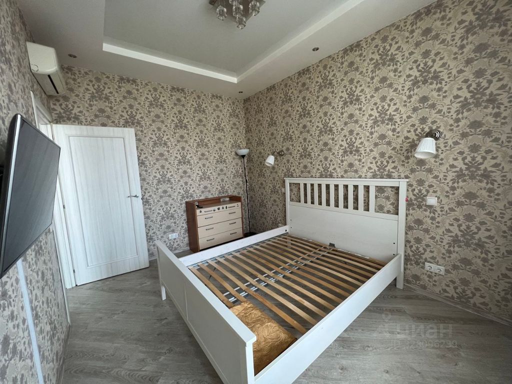 m. Krasnogorskaya: Apartment, 3-rooms