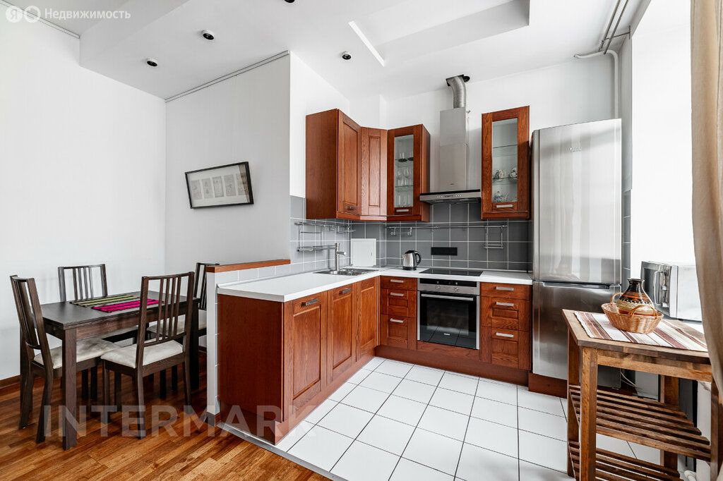 m. Polyanka: Apartment, 3-rooms