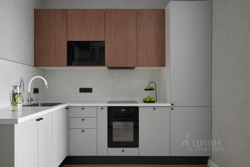 m. Maryina Roscha: Apartment, studio