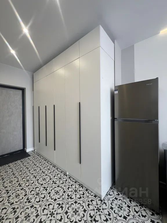 m. Lukhmanovskaya: Apartment, studio