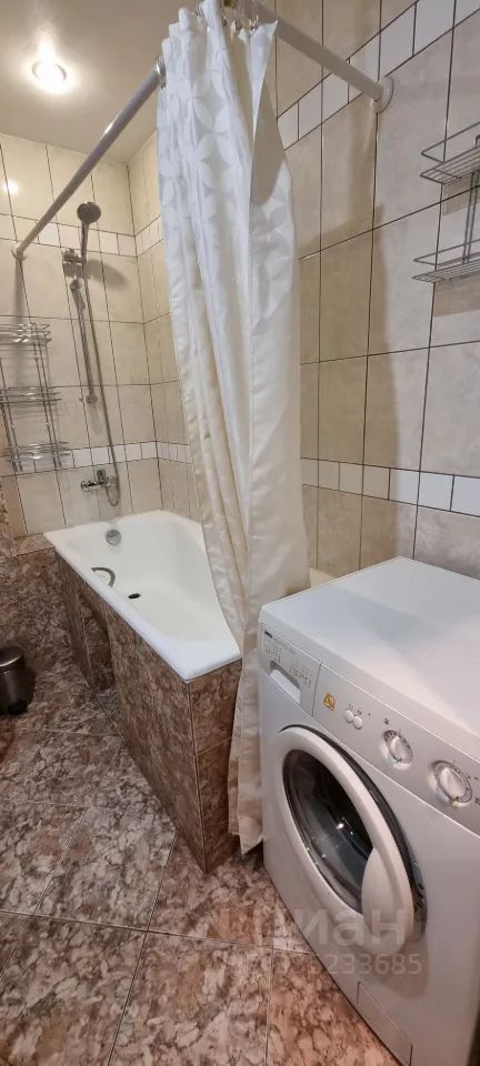 m. Kropotkinskaya: Apartment, 1-rooms