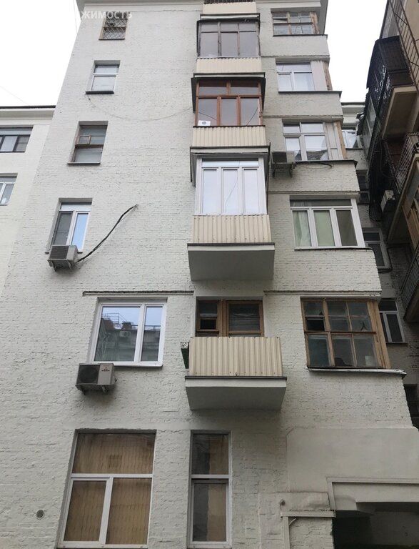 m. Teatralnaya: Apartment, 2-rooms