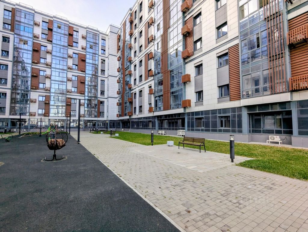 m. ZIL: Apartment, 1-rooms