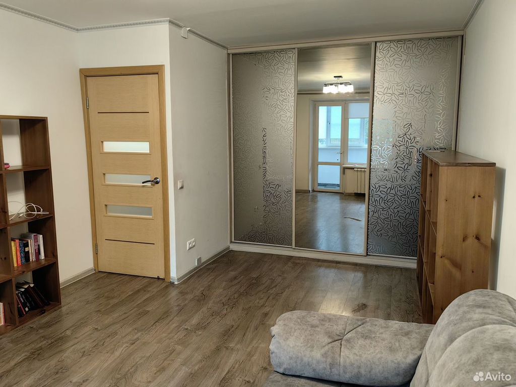 m. Ploschad trekh vokzalov: Apartment, 1-rooms