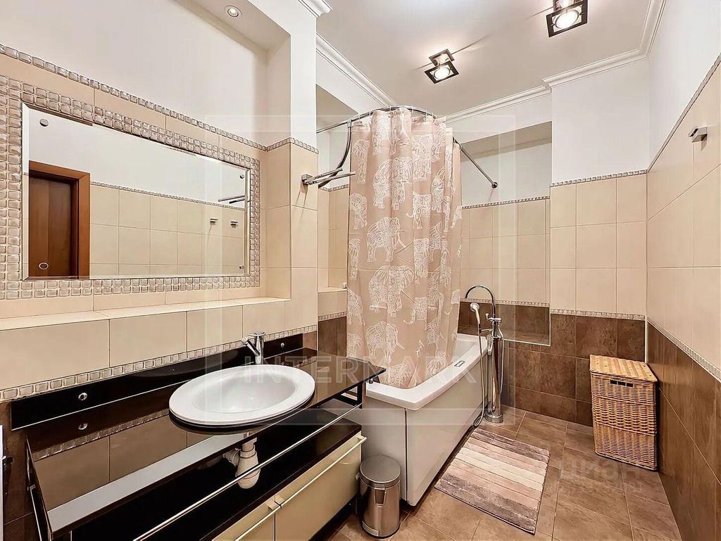 m. Novokuznetskaya: Apartment, 2-rooms