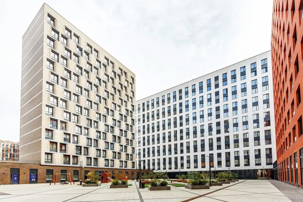 m. ZIL: Apartment, 2-rooms
