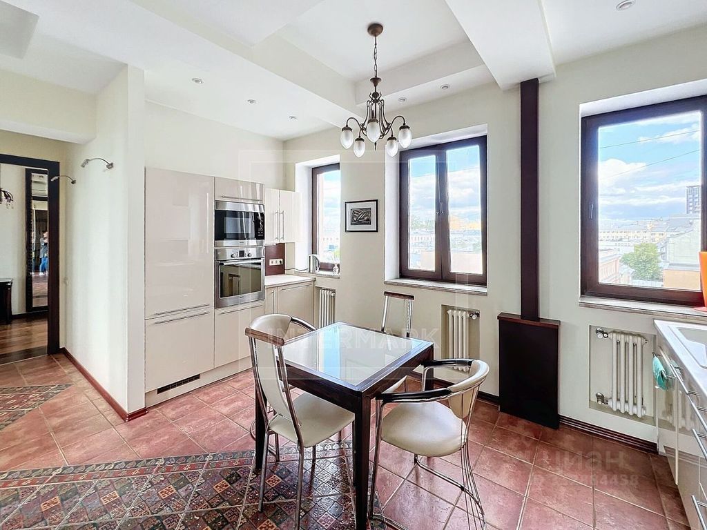 m. Kitay-gorod: Apartment, 3-rooms