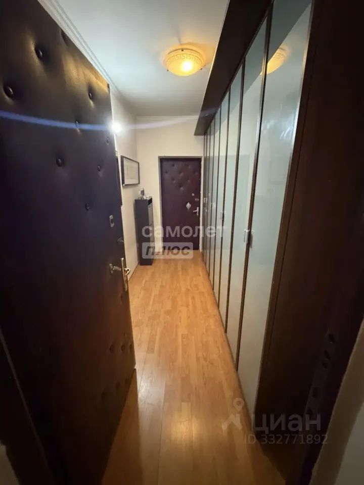 m. Pavshino: Apartment, 2-rooms