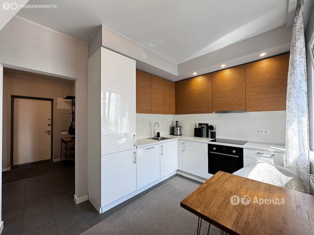 m. ZIL: Apartment, 1-rooms