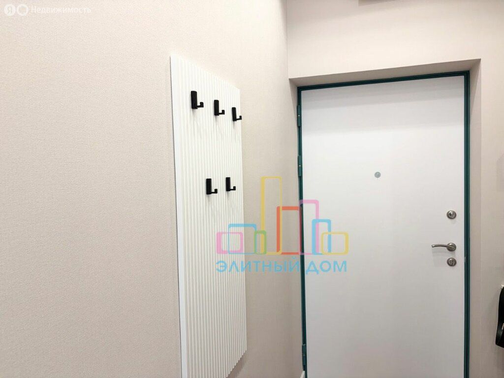 m. ZIL: Apartment, 2-rooms