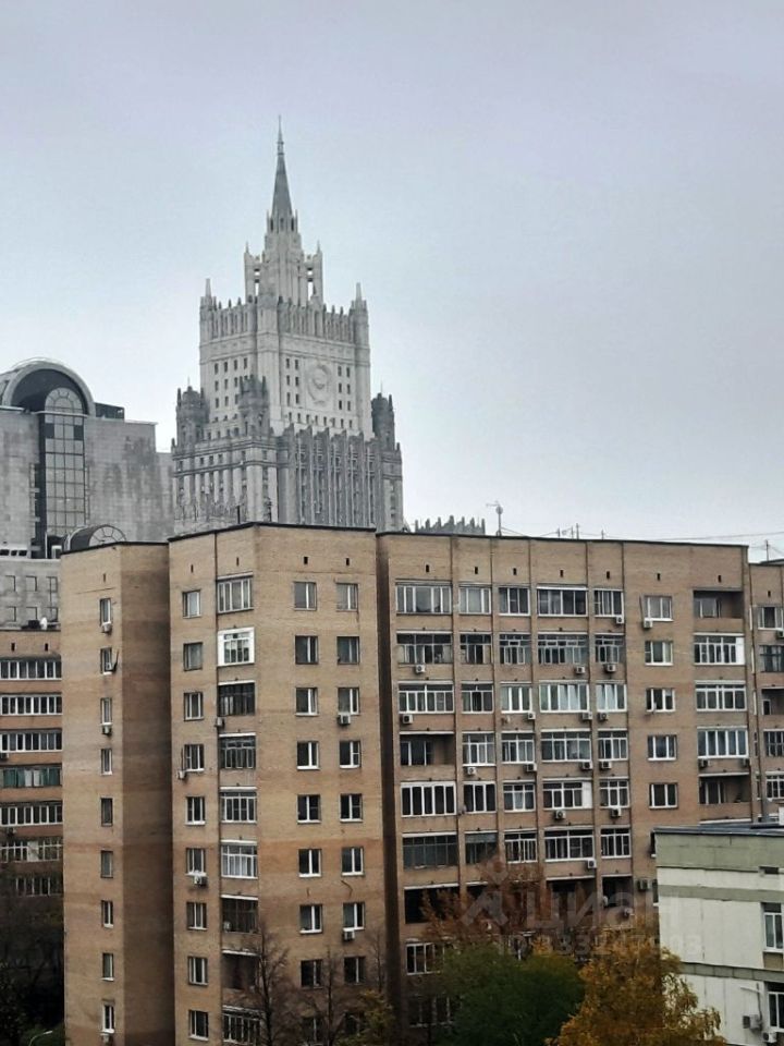 m. Smolenskaya: Apartment, 2-rooms