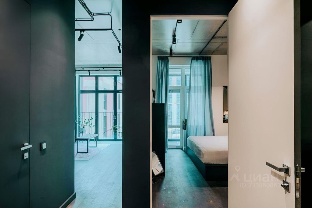 m. ZIL: Apartment, 2-rooms