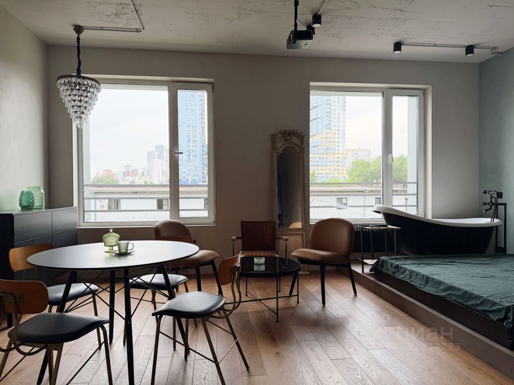 m. Khoroshevo: Apartment, studio