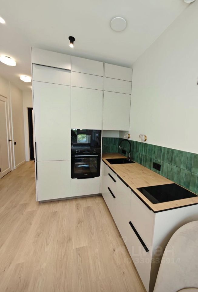 m. Verkhnie Kotly: Apartment, studio