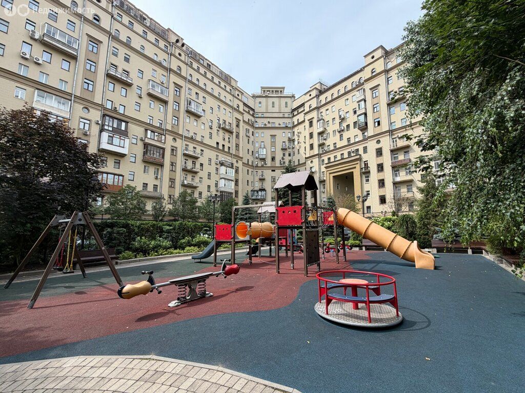 m. Smolenskaya: Apartment, 3-rooms