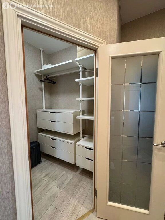 m. Molodezhnaya: Apartment, 2-rooms
