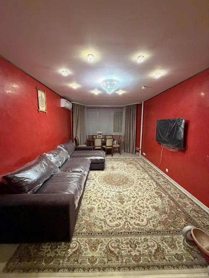 m. Levoberezhnaya: Apartment, 3-rooms