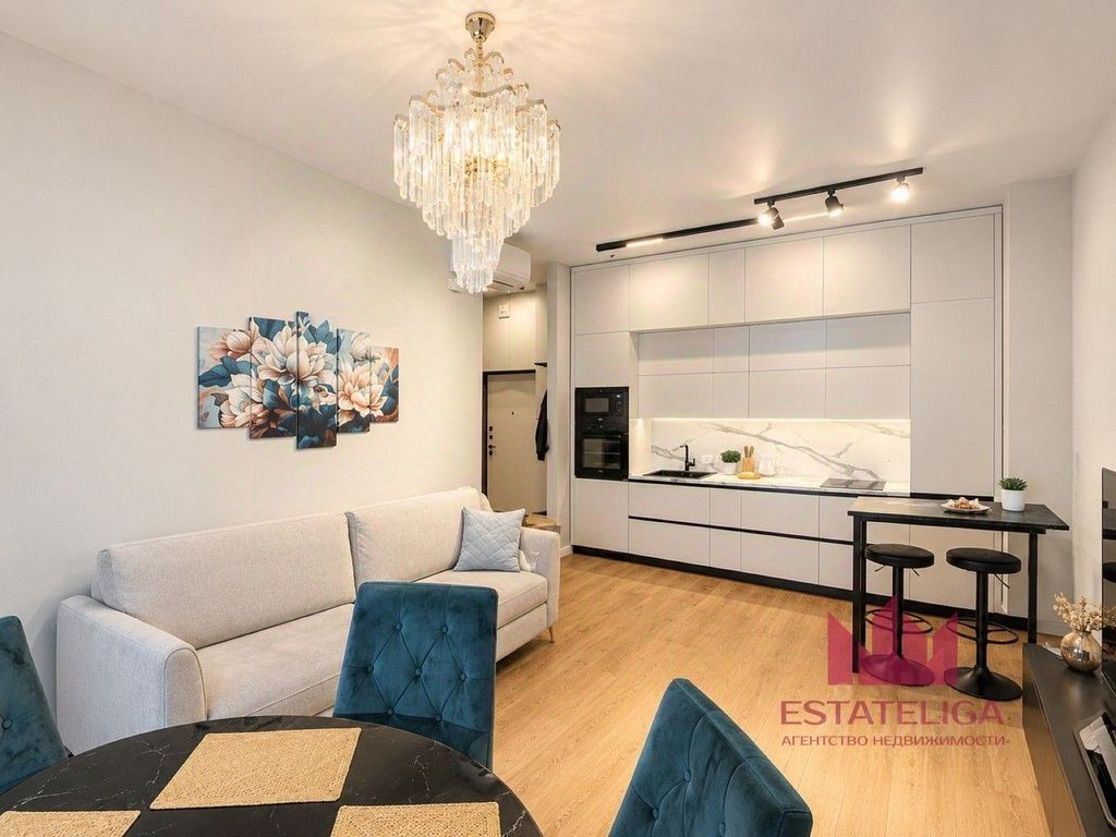 m. Verkhnie Kotly: Apartment, 2-rooms