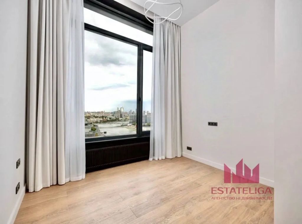 m. Verkhnie Kotly: Apartment, 3-rooms