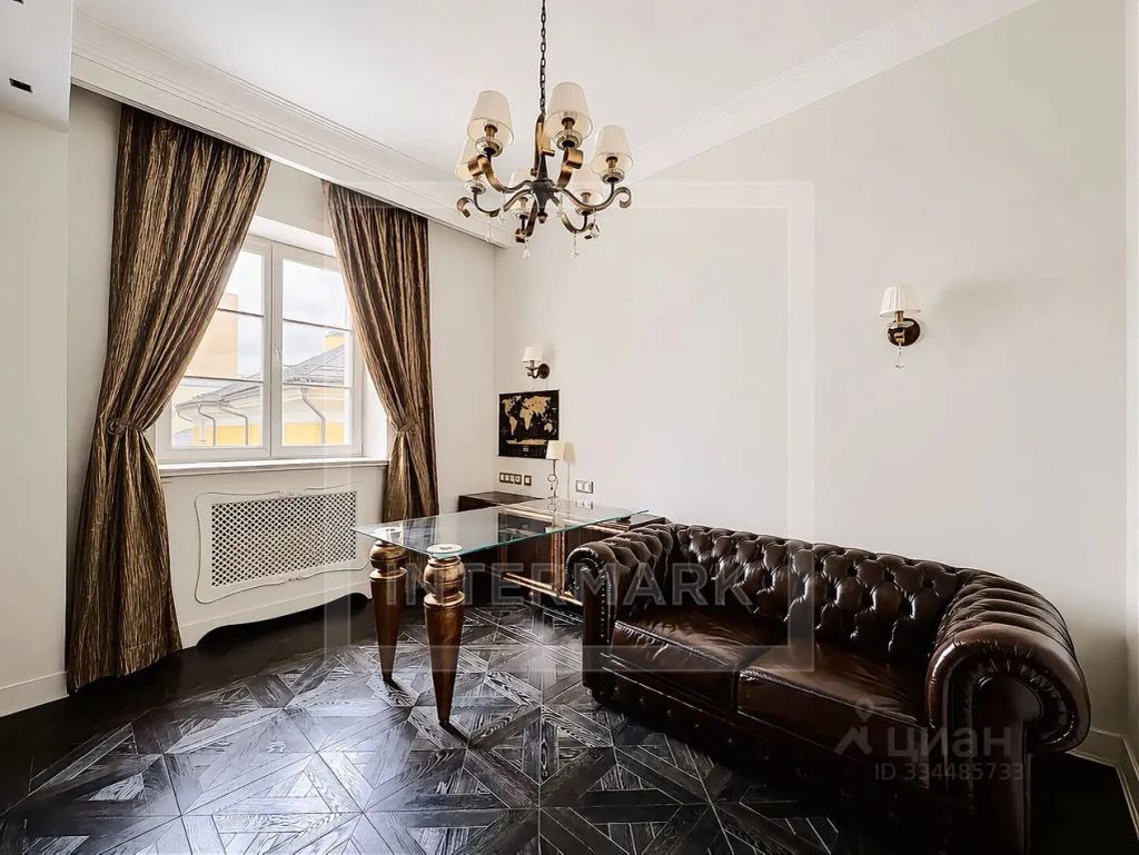 m. Kropotkinskaya: Apartment, 4-rooms