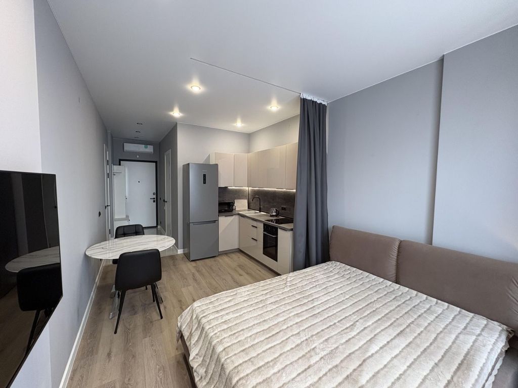 m. Verkhnie Kotly: Apartment, studio