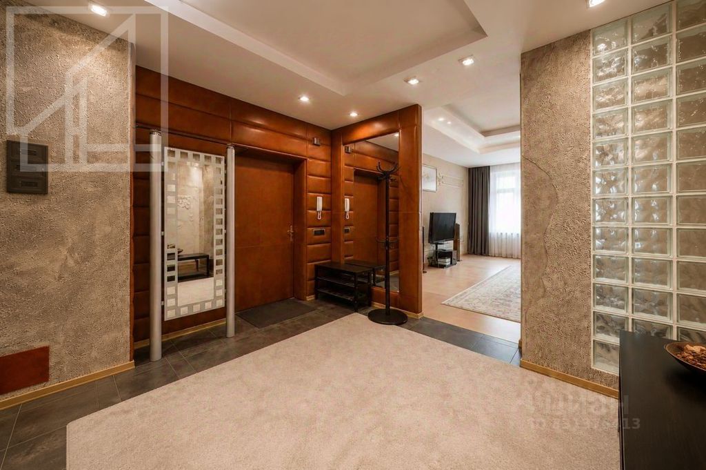 m. Belokamennaya: Apartment, 3-rooms