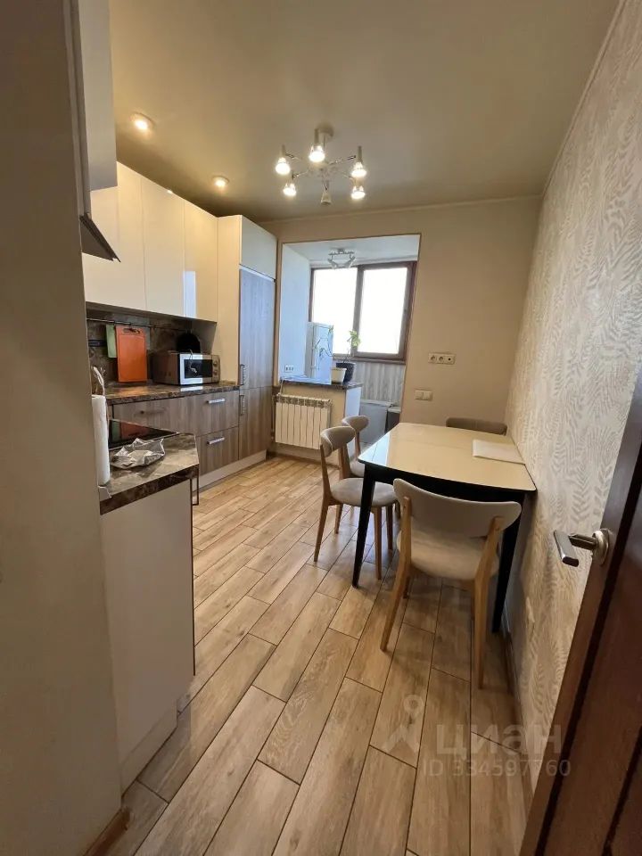 m. Lukhmanovskaya: Apartment, 2-rooms