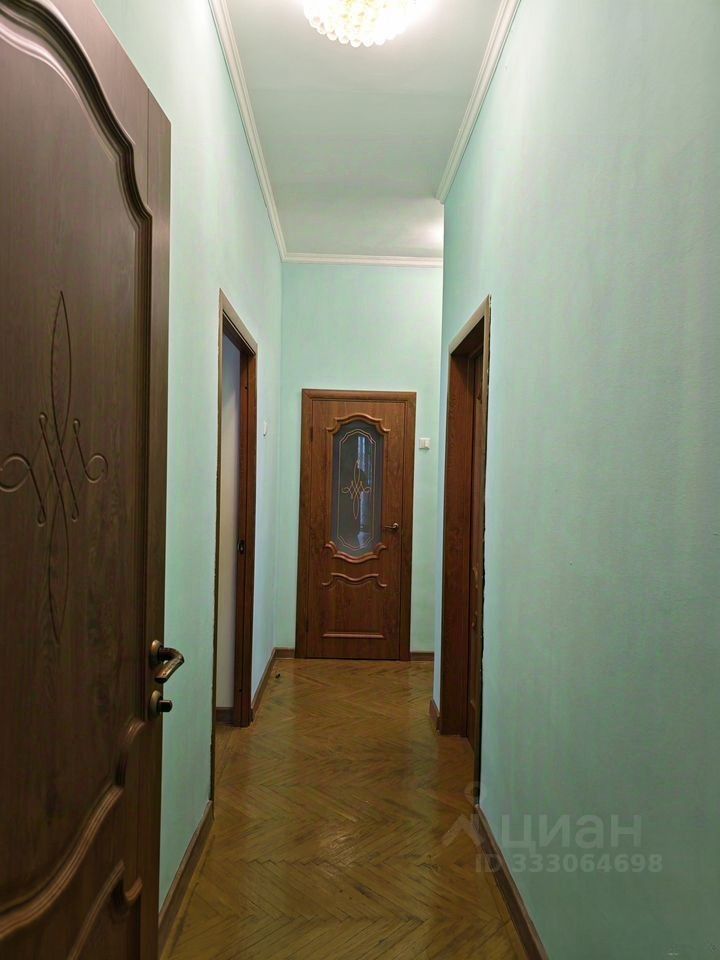 m. Barrikadnaya: Apartment, 3-rooms